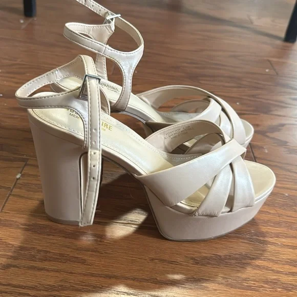 Cushionaire platform neude open toe heels - Picture 4 of 5